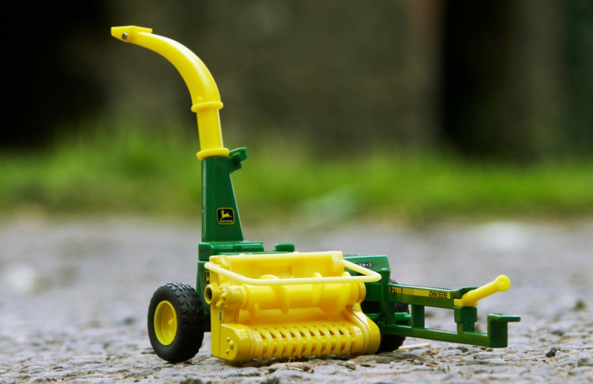 Britians John Deere Trailed Forage Harvester - arriving soon!
